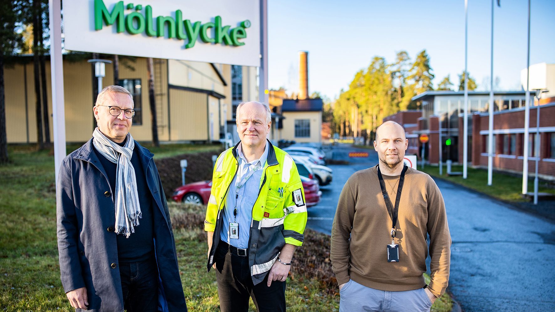 Mölnlycke’s plant in Mikkeli won the Energianerokas 2023 award for its process heat recovery solution. Pictured: Olli Tirkkonen, Antti Wiksten and Tommi Salonen.