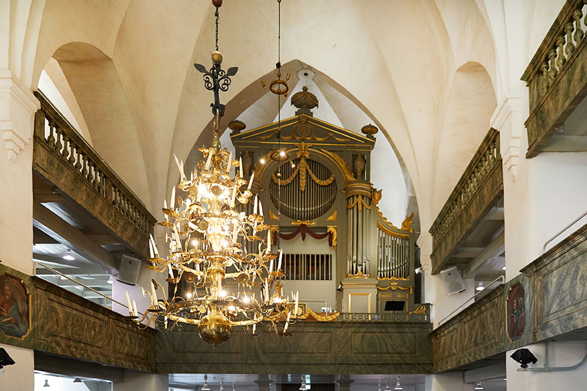 Porvoo cathedral chandelier.